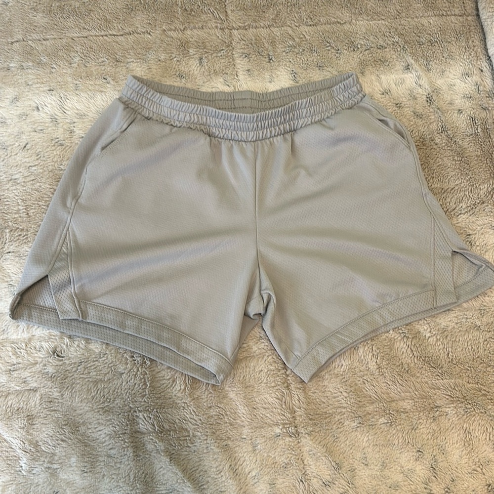 RETRO STYLE ATHLETIC CREW SHORTS